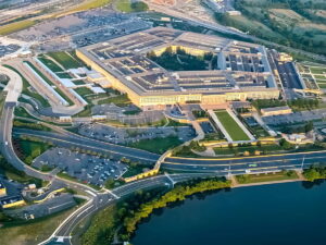 Pentagon sperrt Anthropic, jetzt klagt der KI Konzern